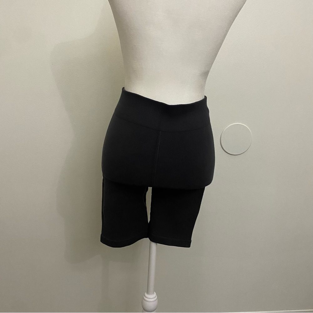 Fabletics Ribbed Bike Short Set - Picture 3 of 4